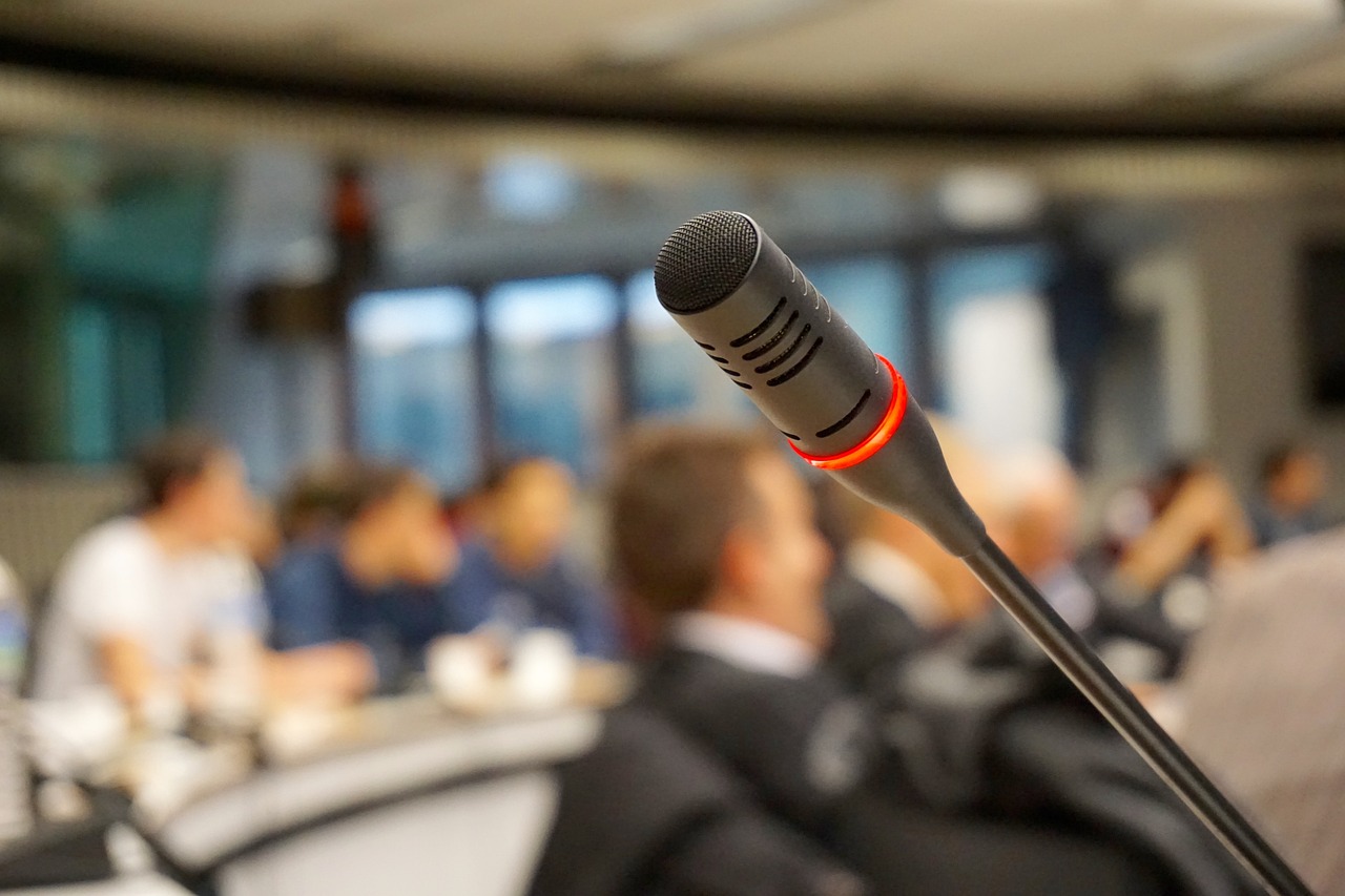 法律演讲比赛，展示法律知识与口才的竞技舞台